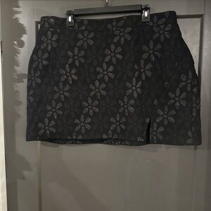 Floral Patterned Black Mini Skirt with Slit size 3XL